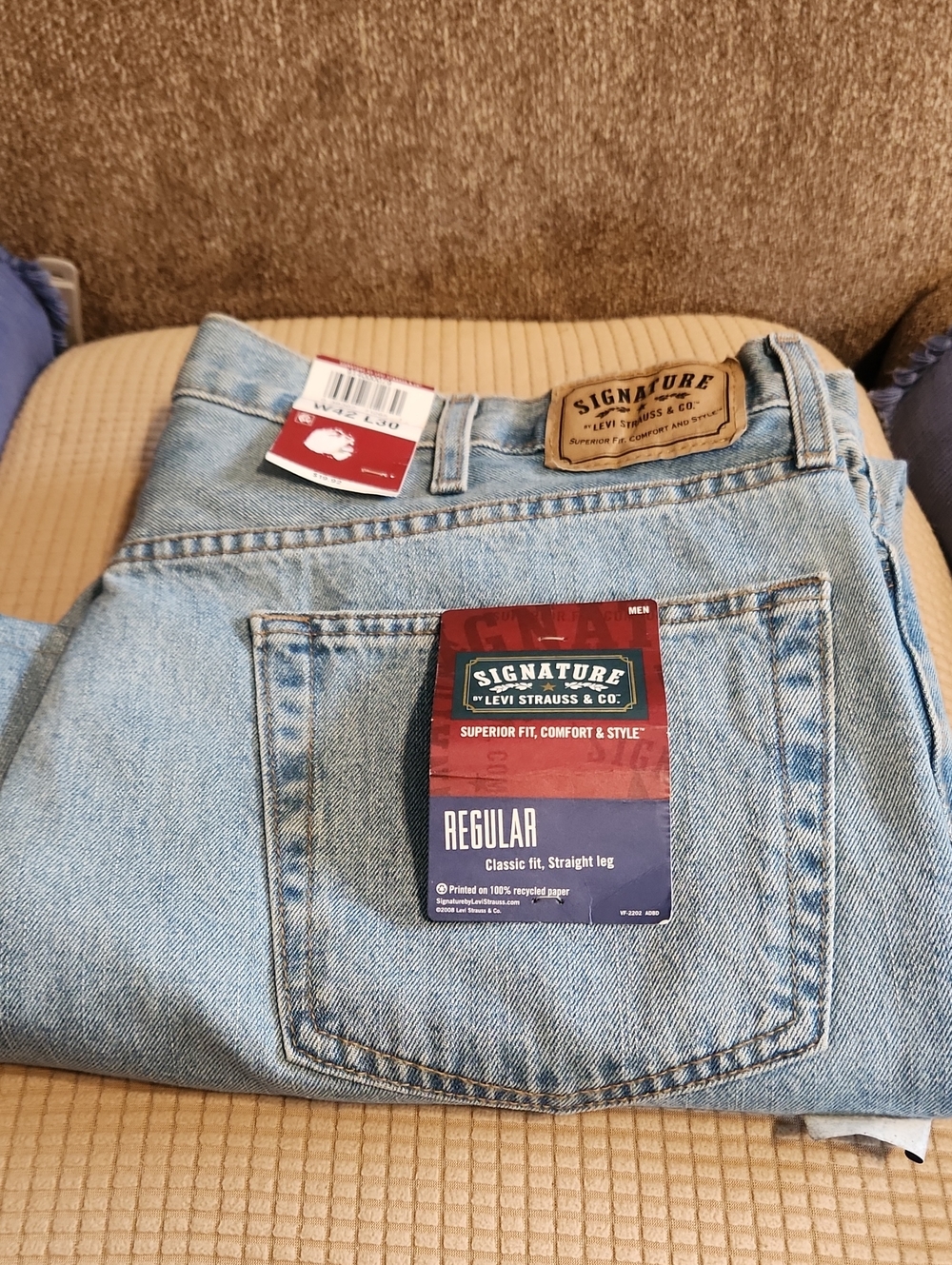 NEW Signature by Levi Strauss Light Blue Straight Leg Jeans W42X30
